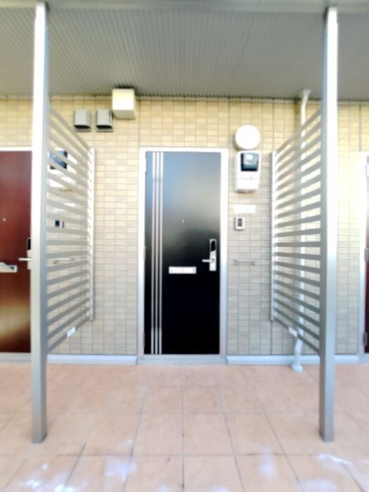 物件外観写真3　(エントランス)