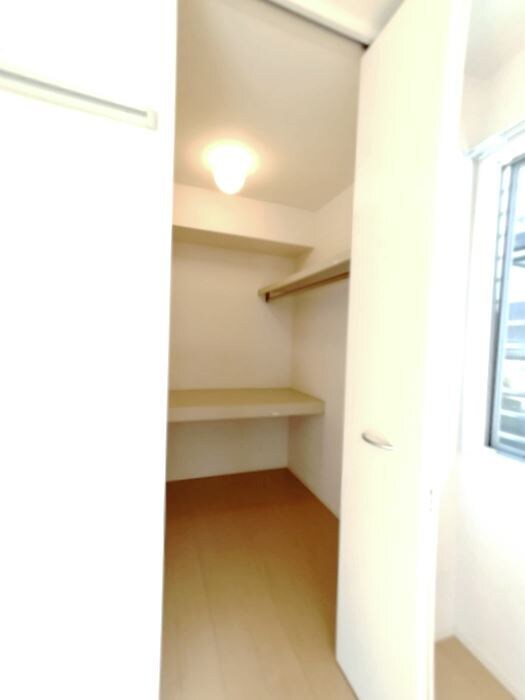 物件内観写真14　(洋室・ウォークインクローゼット)