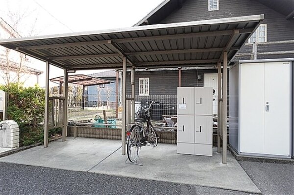 建物設備(駐輪場に宅配ＢＯＸ有ります)