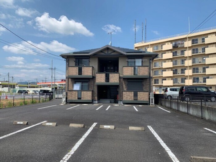 物件外観写真1　(建物外観)