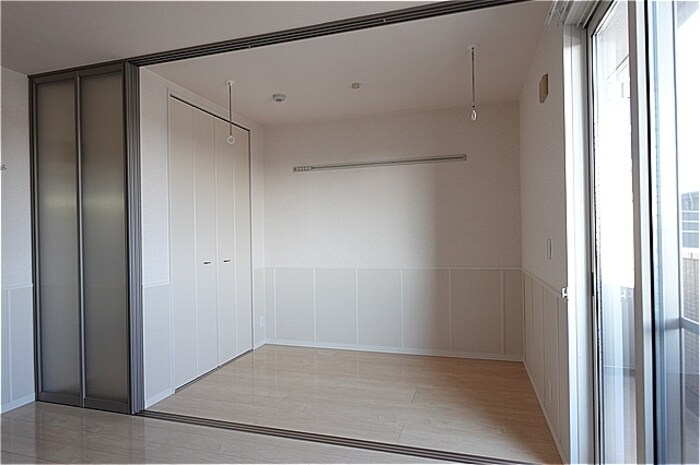 物件内観写真11　(洋室)