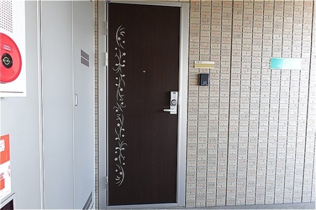 物件内観写真25　(玄関前)