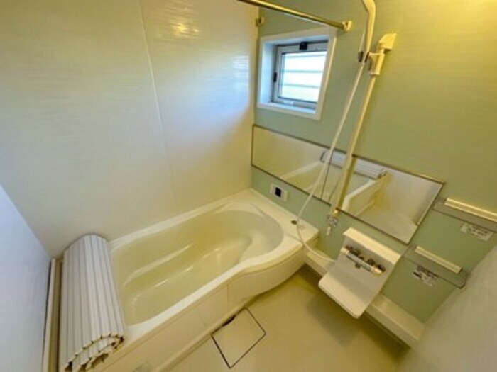 物件内観写真6　(浴室換気乾燥機付き浴室)