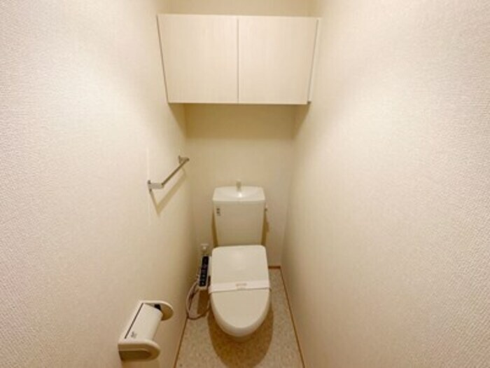 物件内観写真9　(温水洗浄暖房便座)