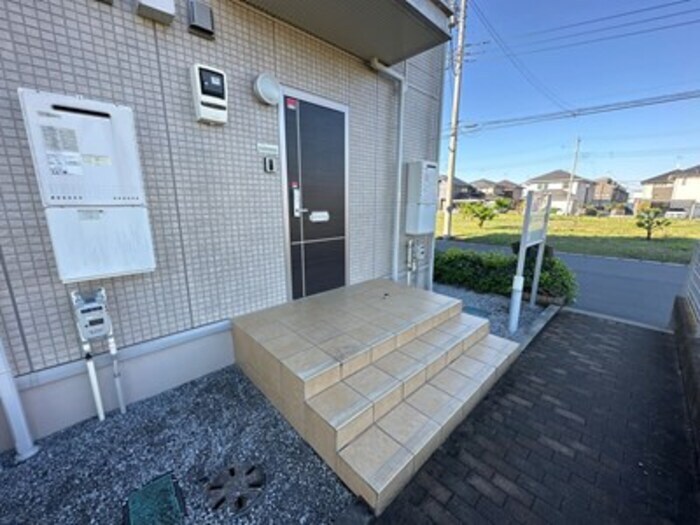 物件内観写真11　(玄関)