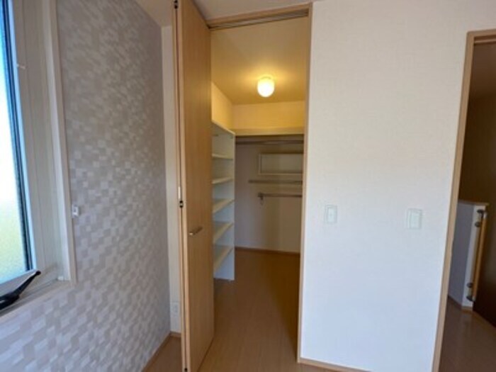 物件内観写真14　(ウォークインクローゼット)