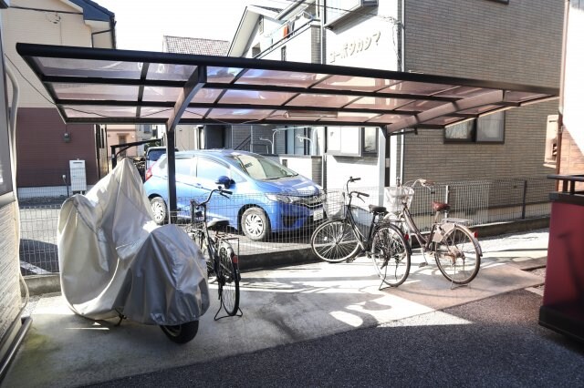 物件内観写真4　(駐輪場)