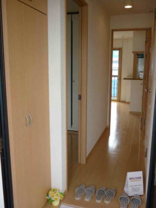 物件内観写真12　(玄関)