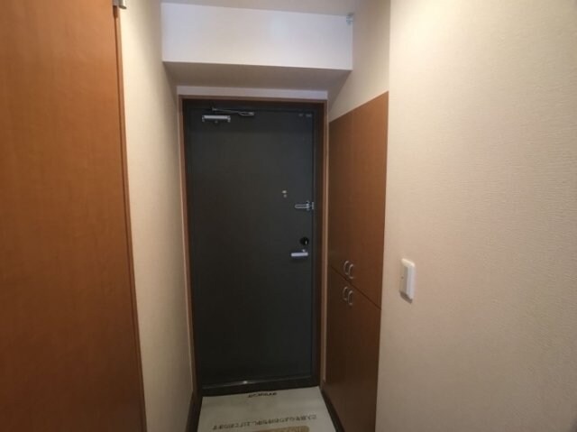 物件内観写真11　(玄関)