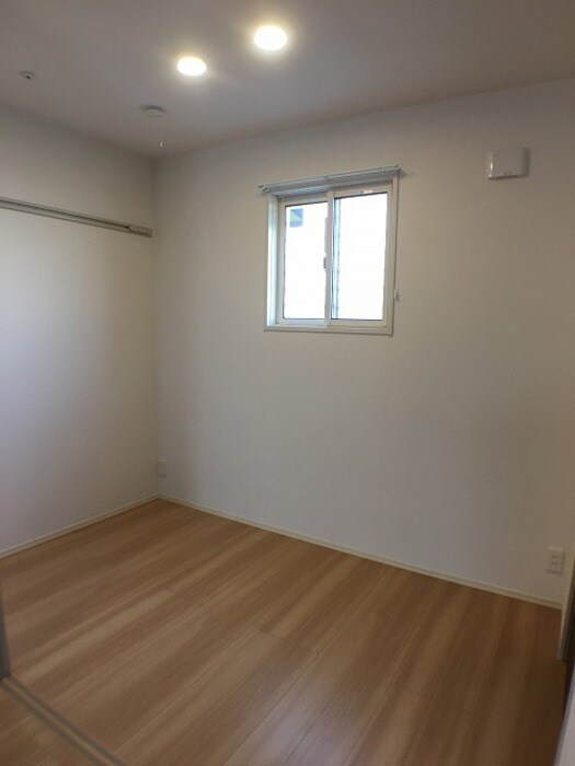 物件内観写真9　(洋室)