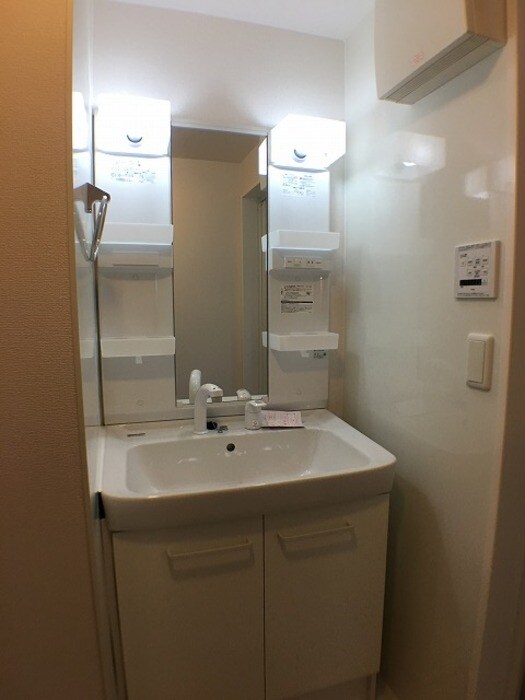 物件内観写真10　(洗面所)