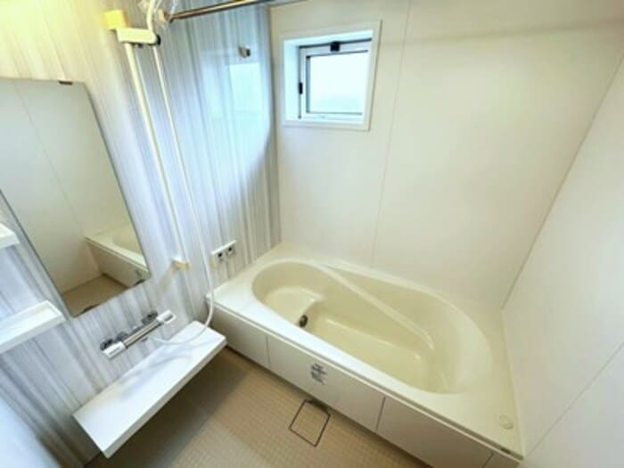 物件内観写真9　(換気乾燥機付き浴室)