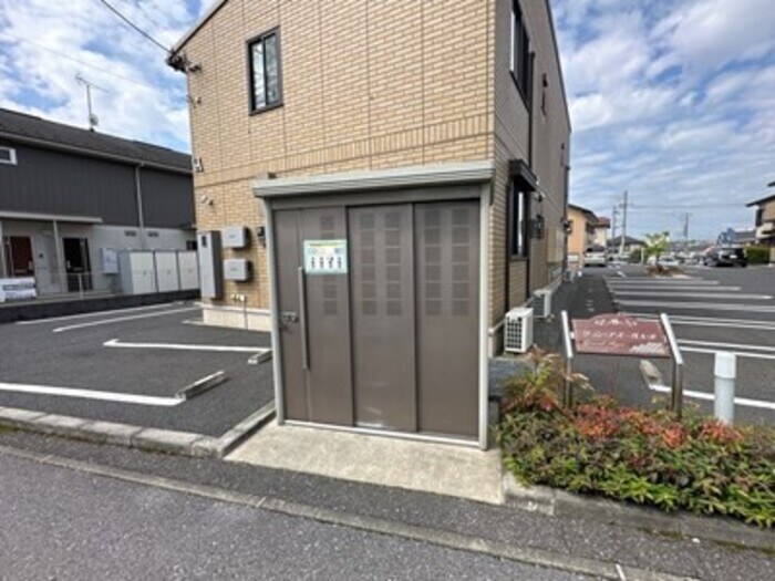 物件外観写真5　(ゴミ置き場)