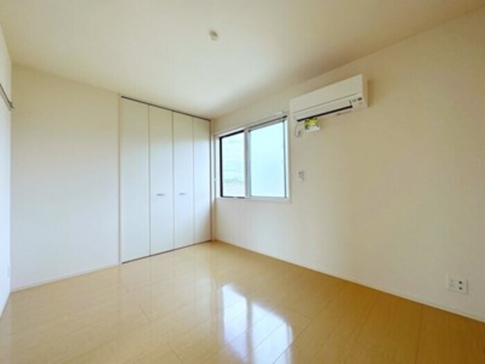 物件内観写真10　(洋室)