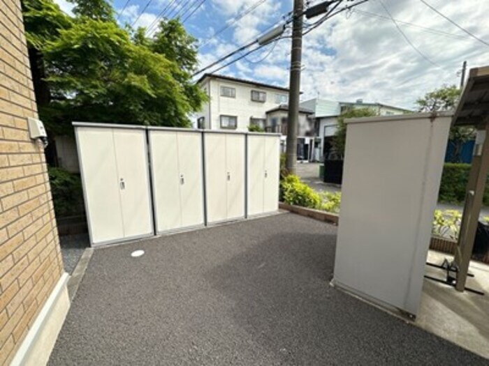 物件内観写真17　(物置付き)