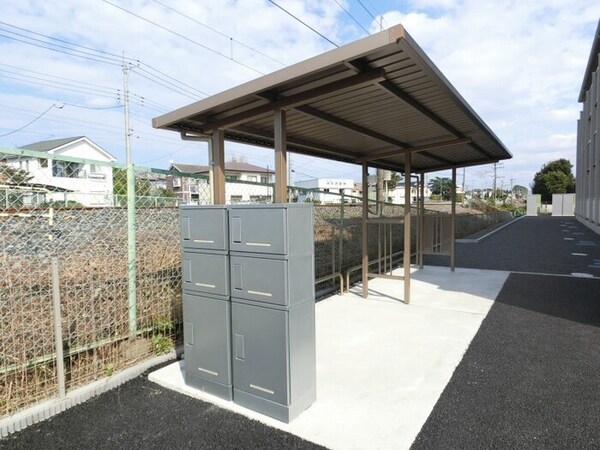 建物設備(宅配ボックス付き・駐輪場)