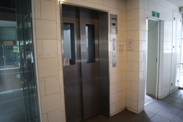 物件外観写真3　(エレベーター)
