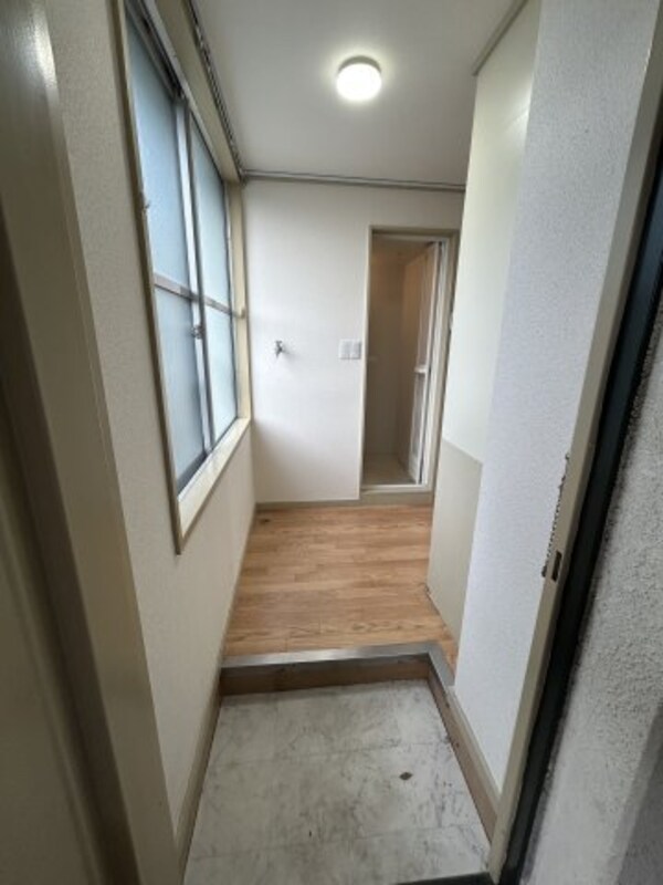 玄関(※退去前の為、違うお部屋の写真です)