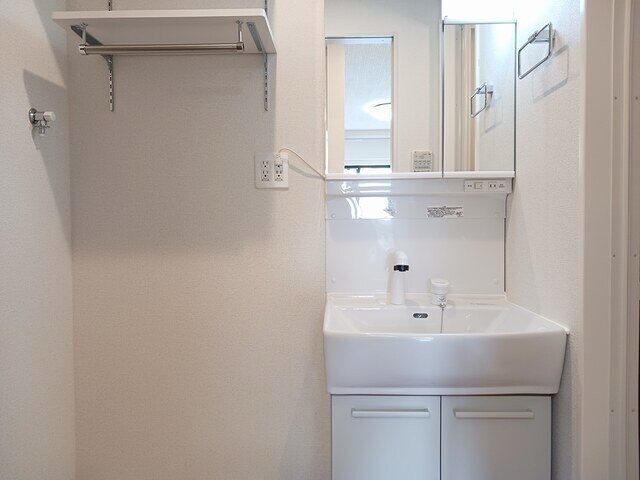 物件内観写真12　(使いやすい洗面所です)