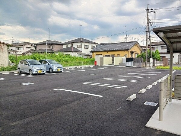 駐車場(駐車場があるので、車を買う予定の方も安心です)
