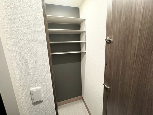 玄関(シューズクローク)