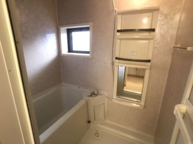 物件内観写真6　(浴室)
