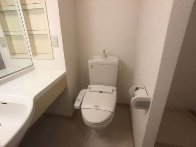 物件内観写真9　(トイレ)