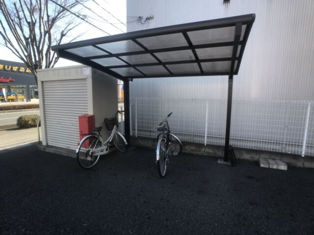 物件内観写真16　(駐輪場)