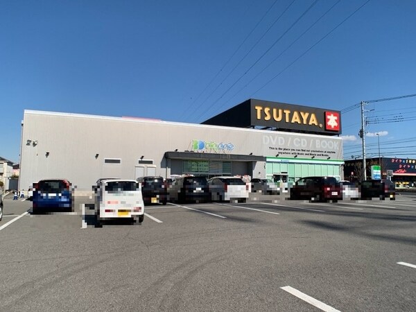 ファミリーマートＴＳＵＴＡＹＡインターパーク店（65ｍ）