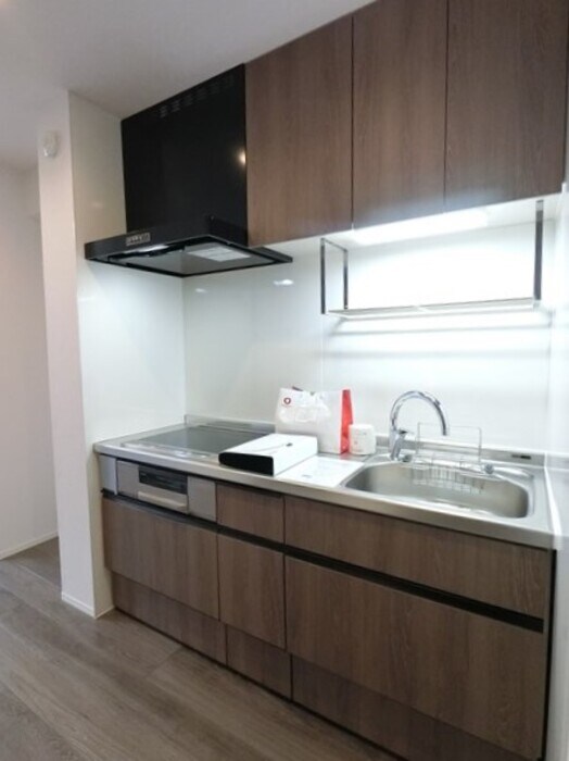 物件内観写真7　(キッチン IHクッキングヒーター、タッチレス水栓付き)