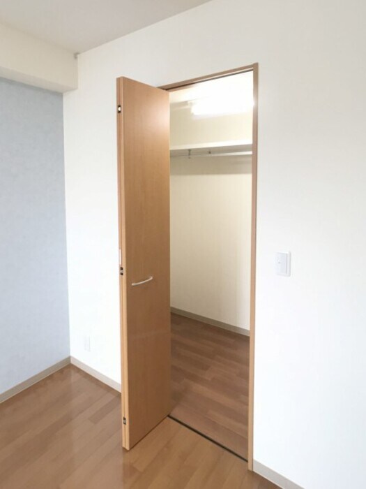 物件内観写真12　(ウォークインクローゼット)