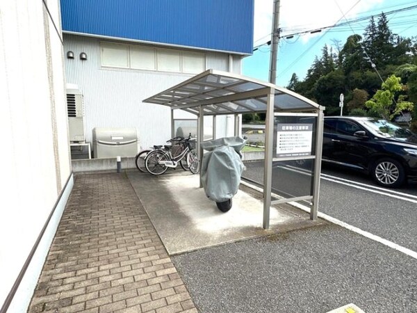 建物設備(駐輪場)