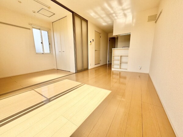 居室(LDK（別角度）)