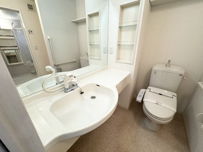 物件内観写真10　(洗面所)