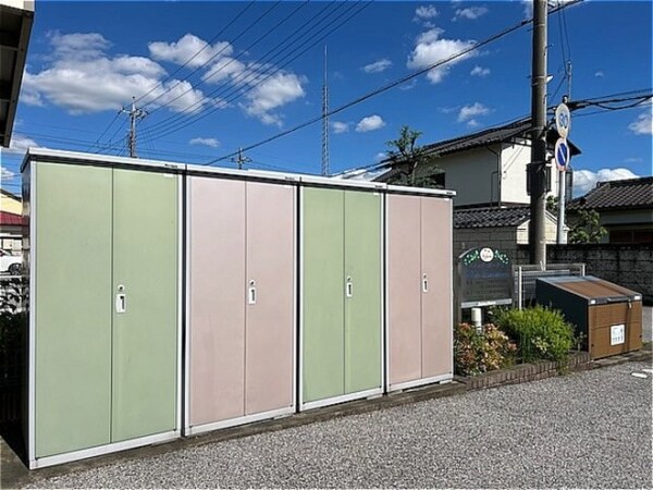 外部物置と敷地内アパート専用ゴミステーション