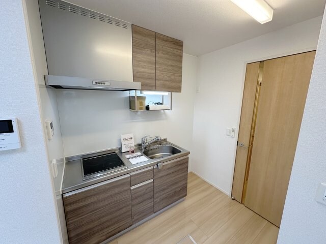 物件内観写真8　(ＩＨ・浄水器（別途契約）付きキッチン)