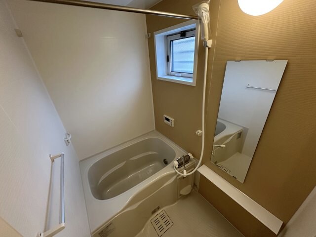 物件内観写真11　(換気暖房乾燥機付浴室)