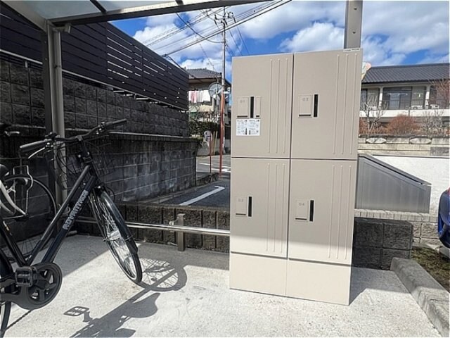 物件内観写真24　(Ｂ棟駐輪場に宅配ボックス設置しました)