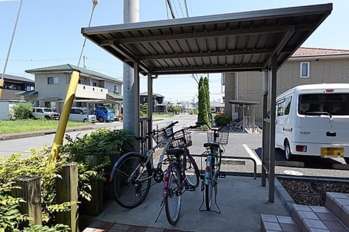 物件内観写真17　(駐輪場)