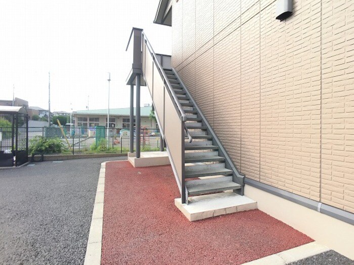 物件外観写真3　(エントランス)