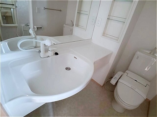 物件内観写真8　(カウンター洗面台)