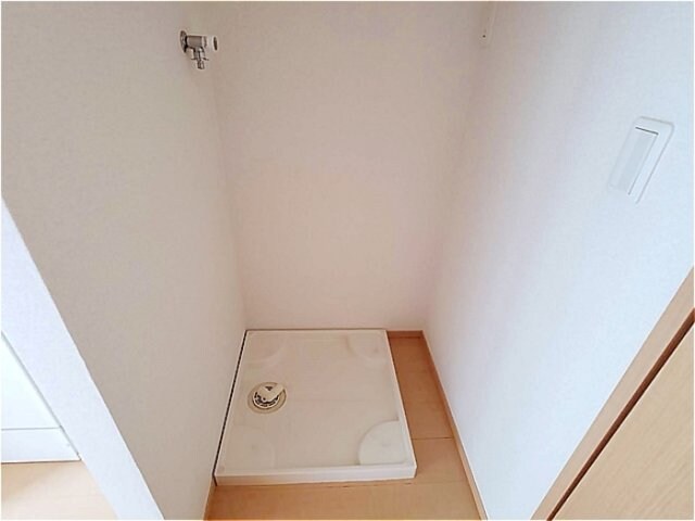 物件内観写真15　(洗濯機置き場)