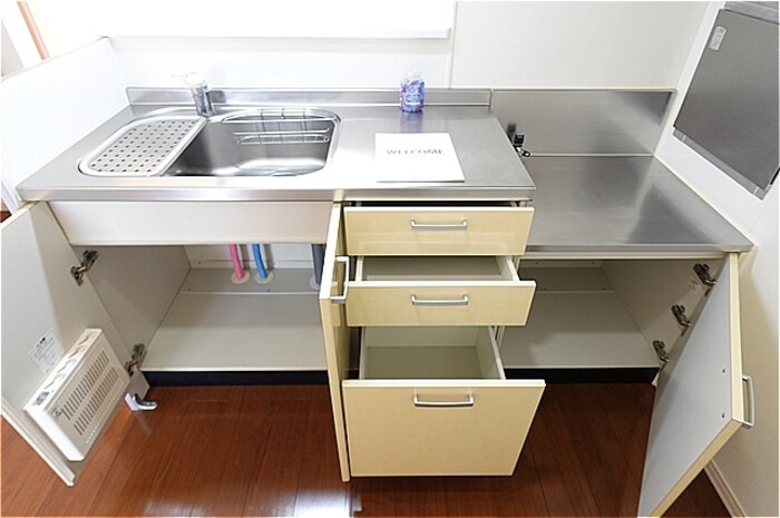 物件内観写真14　(キッチン・収納)