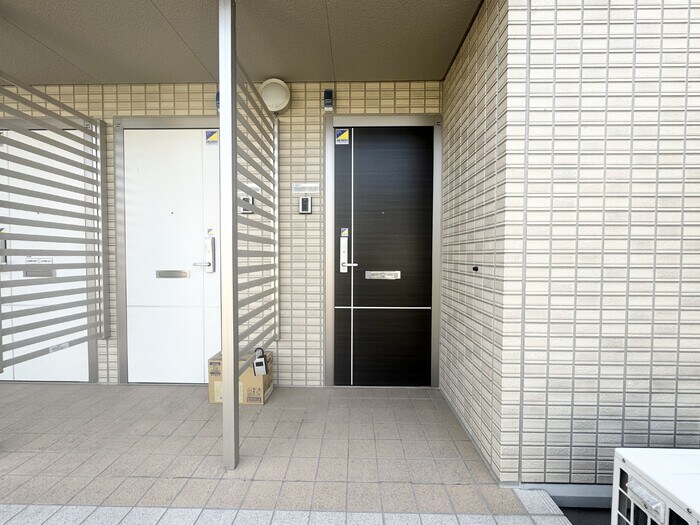 物件外観写真4　(エントランス)