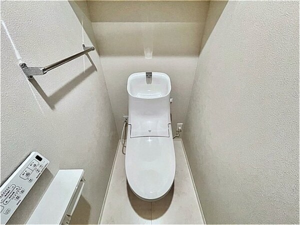 トイレ(温水洗浄暖房便座のトイレ)