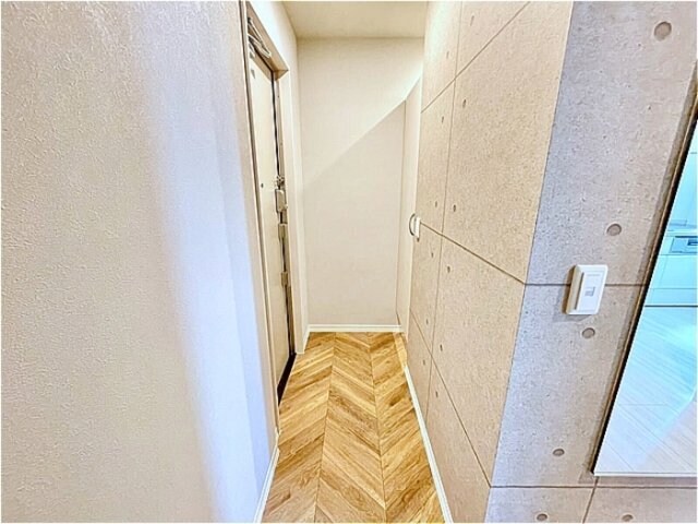 物件内観写真13　(玄関内)