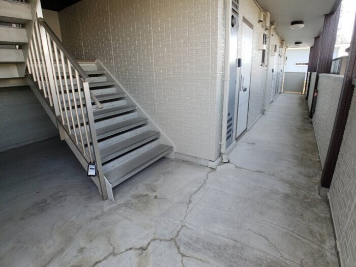 物件外観写真3　(共用廊下)