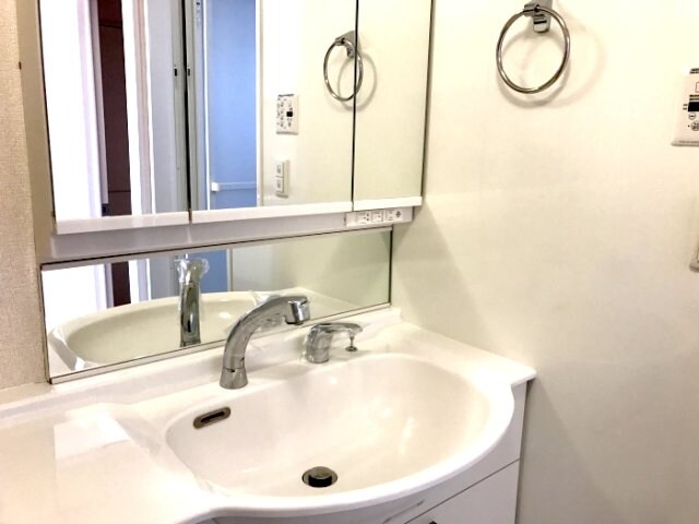 物件内観写真11　(洗面所)
