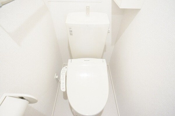トイレ(コンパクトで使いやすいトイレです)