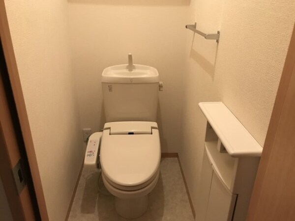 トイレ(温水洗浄暖房便座)
